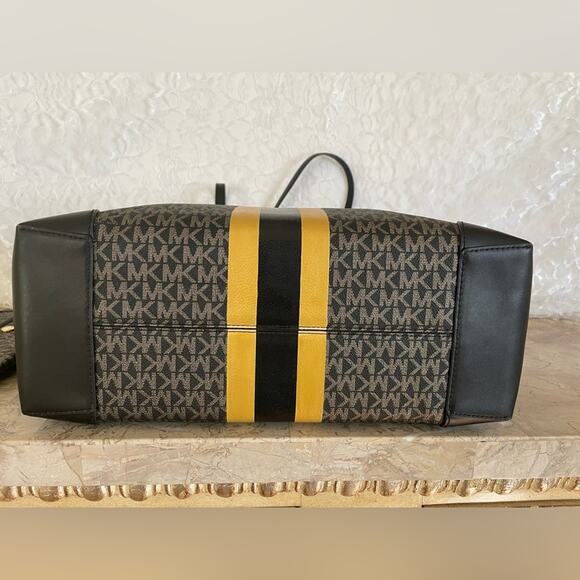 XL MICHAEL KORS black gold crossgrain tote and wristlet - Picture 6 of 9